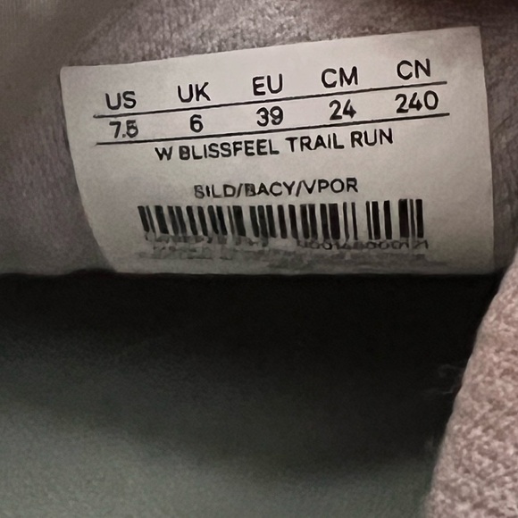 Lululemon women’s athletic tennis shoes - Picture 7 of 7